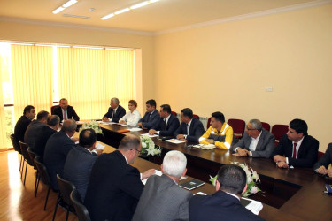 Daşkəsən Rayon İcra Hakimiyyətinin başçısı Orxan Abbasov rayonun idarə, müəssisə və təşkilat rəhbərləri ilə müşavirə keçirib