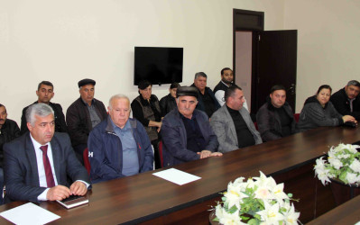 Daşkəsən Rayon İcra Hakimiyyətinin başçısı Orxan Abbasov rayonda fəaliyyət göstərən sahibkarlarla növbəti görüş keçirib