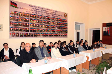 Daşkəsəndə 28 May – Müstəqillik Gününə həsr olunan "Tarixi yaddaş və vətənpərvərlik tərbiyəsi" mövzusunda konfrans keçirilib