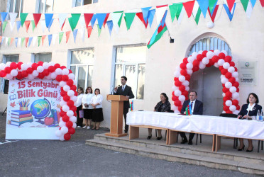 Daşkəsən Rayon İcra Hakimiyyətinin başçısı Orxan Abbasov müəllim və şagirdləri 15 sentyabr – Bilik Günü münasibətilə təbrik edib