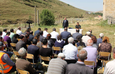 Daşkəsən Rayon İcra Hakimiyyətinin başçısı Orxan Abbasov 05.08.2025-ci il tarixdə Qaraqullar və Qaratağlar kəndləri sakinlərinin səyyar qəbulunu keçirib