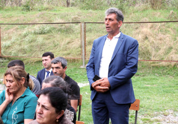 Daşkəsən Rayon İcra Hakimiyyətinin başçısı Orxan Abbasov 25.08.2026-cı il tarixdə Şahvələdli kəndində vətəndaşların növbəti səyyar qəbulunu keçirib