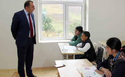 Daşkəsən Rayon İcra Hakimiyyətinin başçısı Orxan Abbasov 17.09.2025-ci il tarixdə Təzəkənd kəndində vətəndaşların səyyar qəbulunu keçirib