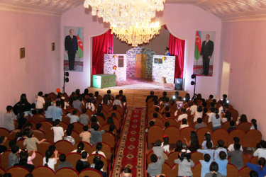 Daşkəsəndə “1 İyun – Uşaqların Beynəlxalq Müdafiəsi Günü” münasibətilə uşaqlar üçün  teatr tamaşası təşkil olunub