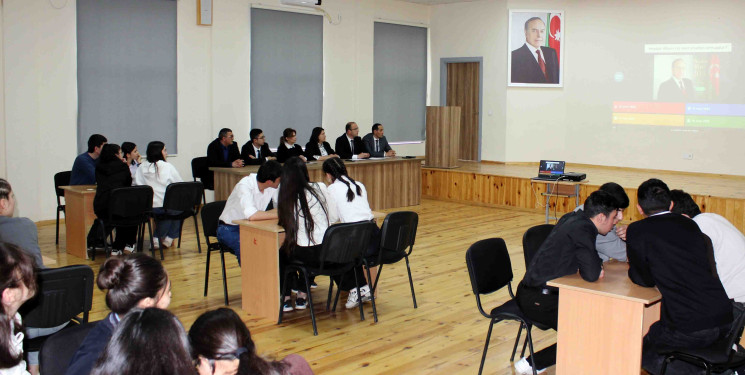 Daşkəsəndə Ümummilli Lider Heydər Əliyevin anadan olmasının 103-cü ildönümünə həsr olunmuş gənclər arasında intellektual yarış keçirilib