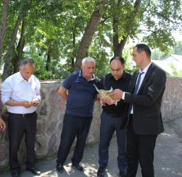 Daşkəsəndə əhalinin sosial xidmətlərlə təmin edilməsində ünvanlılığın artırılması məqsədilə mövcud sosial xidmətlər haqqında əhali arasında maarifləndirmə aparılır