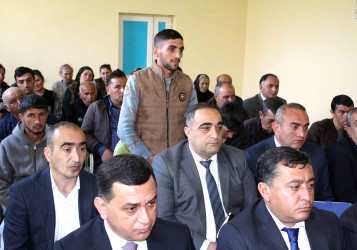 Daşkəsən Rayon İcra Hakimiyyətinin başçısı Orxan Abbasov 13.05.2026-cı il tarixdə Muşavaq kəndində vətəndaşların növbəti səyyar qəbulunu keçirib