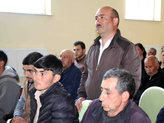 Daşkəsən Rayon İcra Hakimiyyətinin başçısı Orxan Abbasov 13.05.2026-cı il tarixdə Muşavaq kəndində vətəndaşların növbəti səyyar qəbulunu keçirib