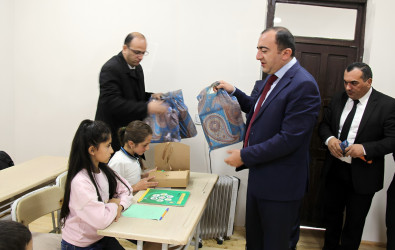 Daşkəsən Rayon İcra Hakimiyyətinin başçısı Orxan Abbasov 17.09.2025-ci il tarixdə Təzəkənd kəndində vətəndaşların səyyar qəbulunu keçirib