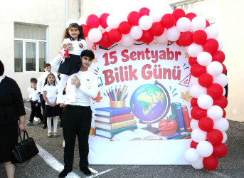 Daşkəsən Rayon İcra Hakimiyyətinin başçısı Orxan Abbasov müəllim və şagirdləri 15 sentyabr – Bilik Günü münasibətilə təbrik edib