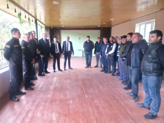 Daşkəsən Rayon Fövqəladə Hallar Komissiyası qeyri-sabit hava şəraiti ilə əlaqədar rayon sakinləri ilə maarifləndirici görüş keçirib