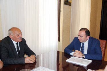 Daşkəsən Rayon İcra Hakimiyyətinin başçısı Orxan Abbasov dövlət qulluğunda uzunmüddətli səmərəli fəaliyyətinə görə Həsənov Firudin Bədəl oğlunu Fəxri Fərmanla təltif edib