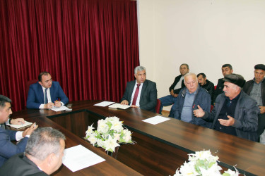Daşkəsən Rayon İcra Hakimiyyətinin başçısı Orxan Abbasov rayonda fəaliyyət göstərən sahibkarlarla növbəti görüş keçirib
