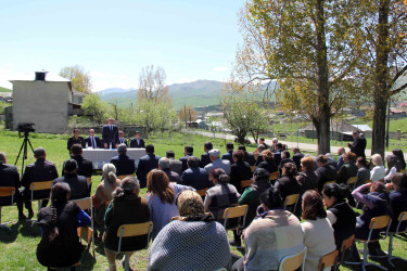 Daşkəsən Rayon İcra Hakimiyyətinin başçısı Orxan Abbasov 07.05.2025-ci il tarixdə Xoşbulaq kəndində vətəndaşların səyyar qəbulunu keçirib