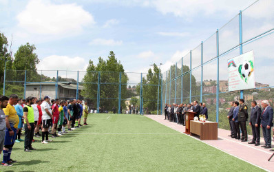 Daşkəsəndə “Konstitusiya və Suverenlik İli” çərçivəsində 15 İyun – Milli Qurtuluş Gününə həsr olunan minifutbol üzrə rayon turnirinin açılış mərasimi keçirilib və oyunlara strat verilib