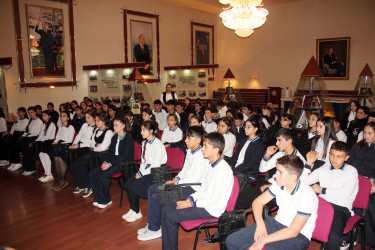Daşkəsən rayon Heydər Əliyev Mərkəzində məktəblilərlə 8 Noyabr – Zəfər Gününə həsr olunan “Zəfərimizin 6 yaşı” adlı növbəti görüş keçirilib