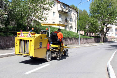 Daşkəsən şəhərinin prospekt və küçələrinə yeni yol xətləri çəkilir