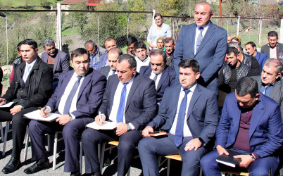 Daşkəsən Rayon İcra Hakimiyyətinin başçısı Orxan Abbasov 15.10.2025-ci il tarixdə Zinzahal kəndində vətəndaşların səyyar qəbulunu keçirib