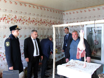 Daşkəsən rayonunda heyvan kəsimi və ət satışı məntəqələrində  sanitar-gigiyenik normalara riayət edilməsi və qanunsuz küçə ticarəti ilə bağlı monitorinqlər keçirilib