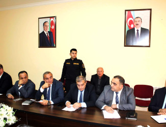 Daşkəsən Rayon İcra Hakimiyyətinin başçısı Orxan Abbasov rayonun idarə, müəssisə və təşkilat rəhbərləri ilə müşavirə keçirib