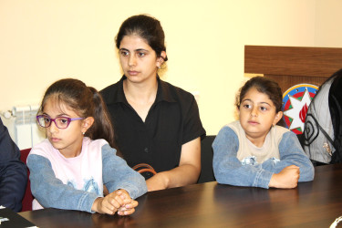 09.09.2026-Məktəbli şəhid övladları ilə görüş