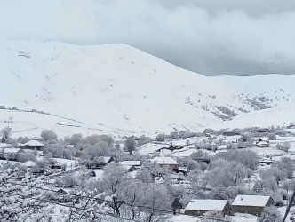 13.04.2026-Daşkəsənə yaz fəslində qar yağıb
